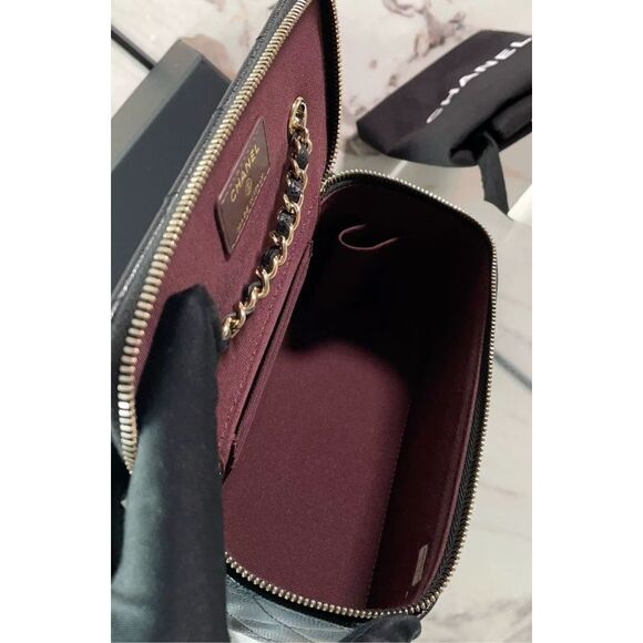 Chanel Women Pre-Loved Bag Very Good Condition - Picture 9 of 9